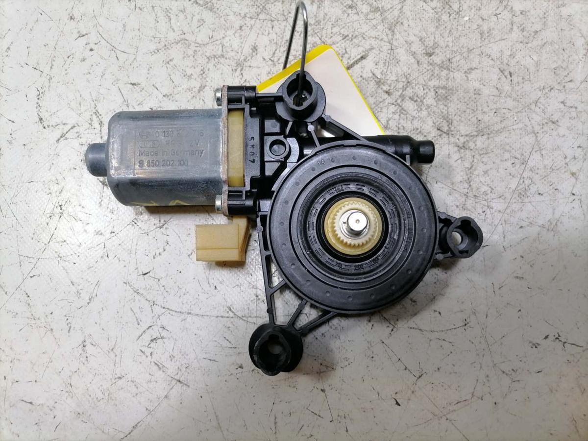 Porsche Macan original Fensterhebermotor vorn rechts Bj.2015